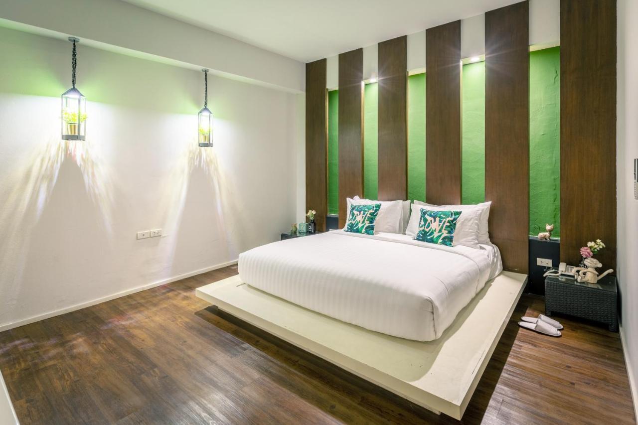 Baan Oliver Srinakarin Bangkok Exterior photo